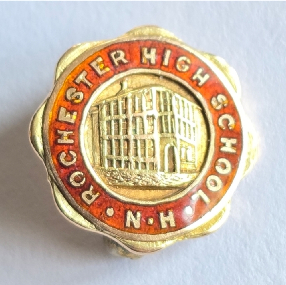 Vintage 14k gold pin Rochester High School N.H. enamel lapel yellow